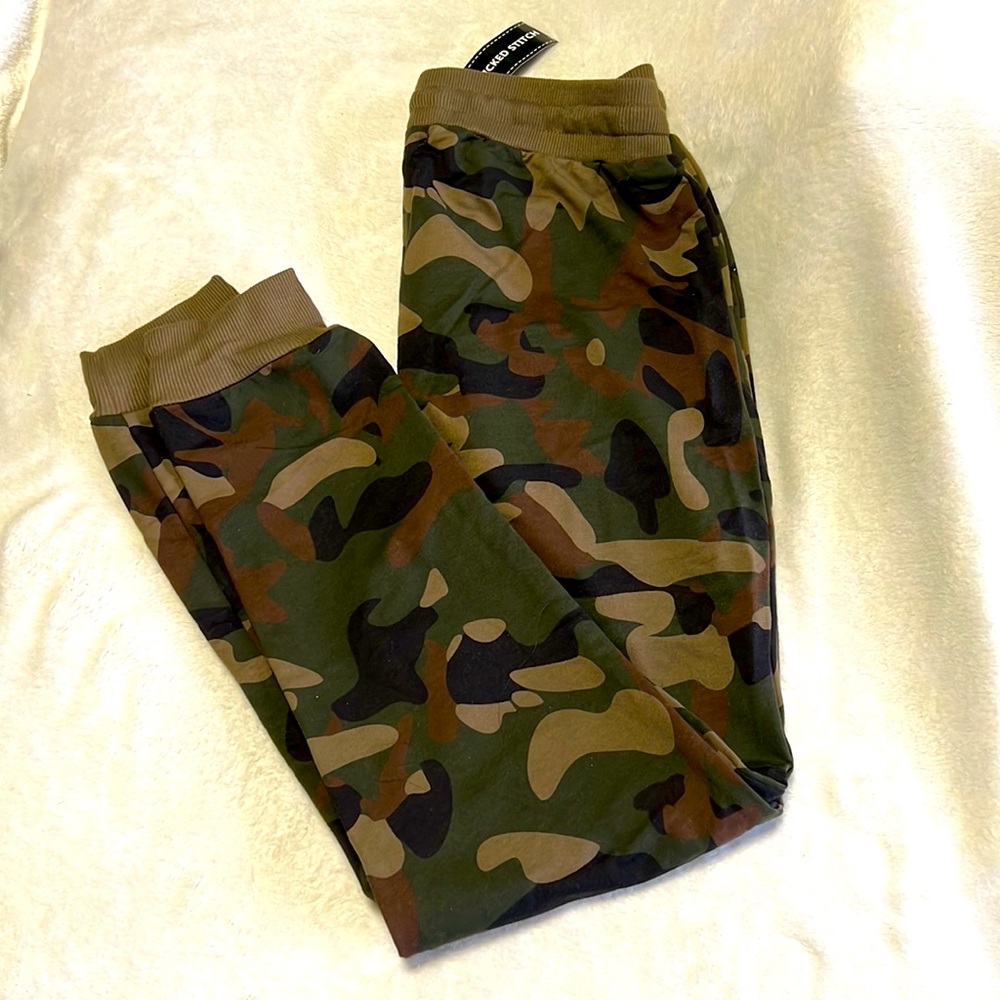 Wicked Stitch: Size S, Women's Loose Fit Terry Fashion Joggers, Camo, NEW w/ tag